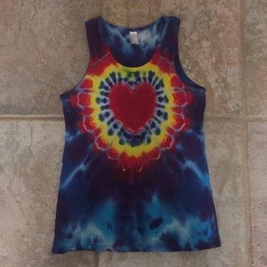 Radiating heart,  tie dyed tank top.  Size xs/s